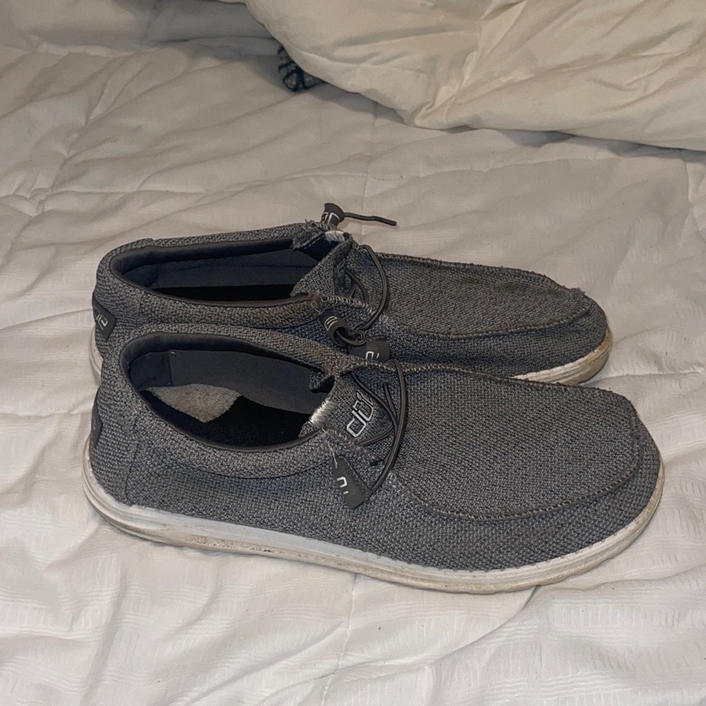 Grey hey dudes, no damages have some dirty mess to them that can be washed out.